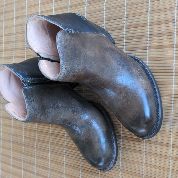 Bedstu sustainable brown leather ankle boots, size 8 - Picture 3 of 15